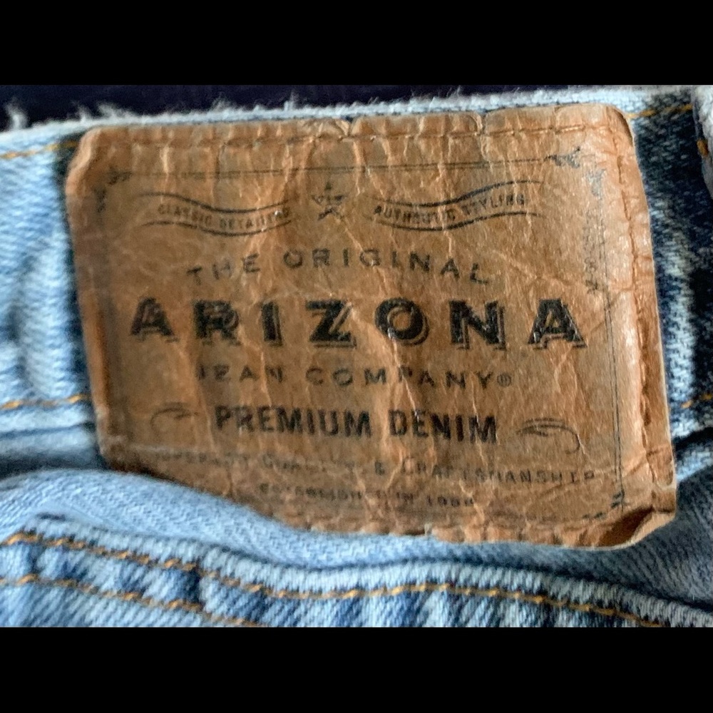 Mens Arizona jeans . Good condition. Loss weight so to big now .